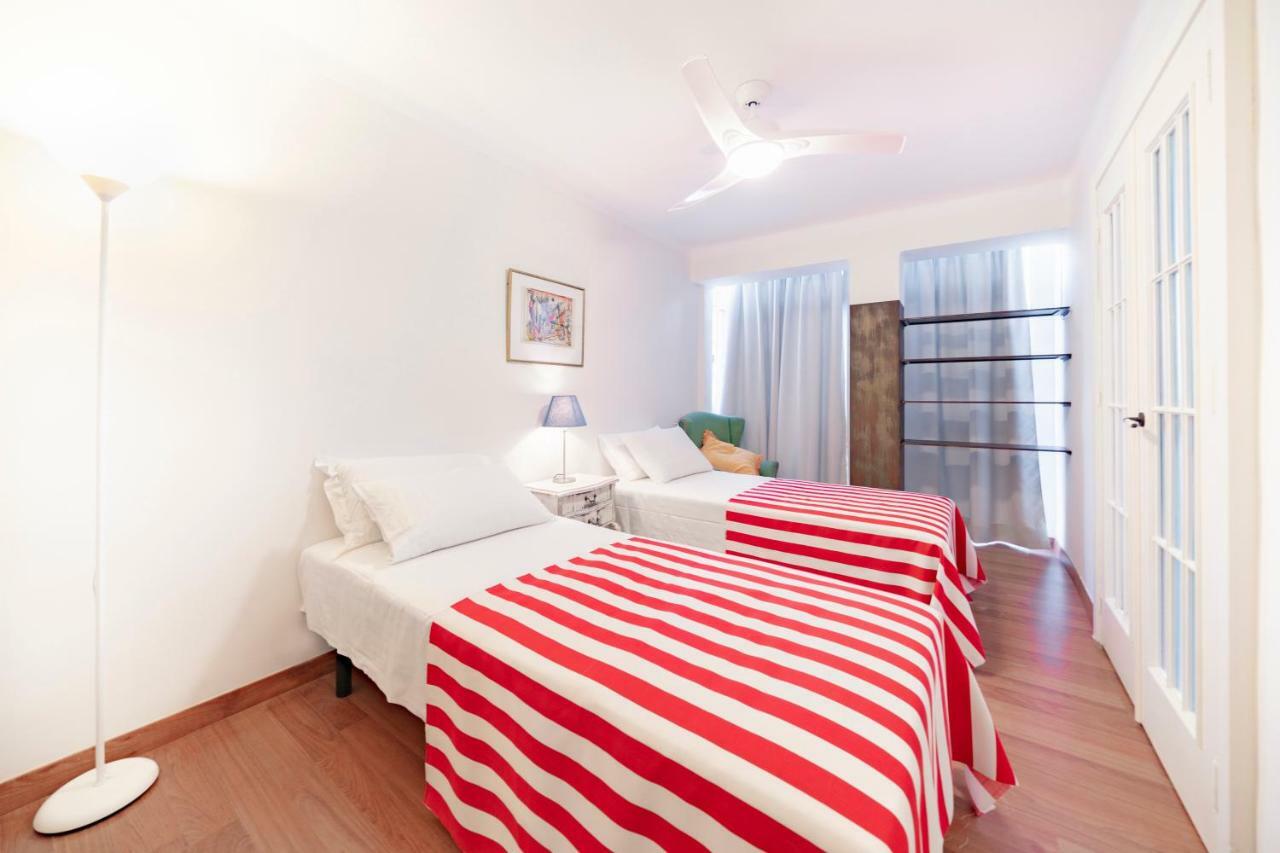 Apartamento En El Centro De ネルハ エクステリア 写真